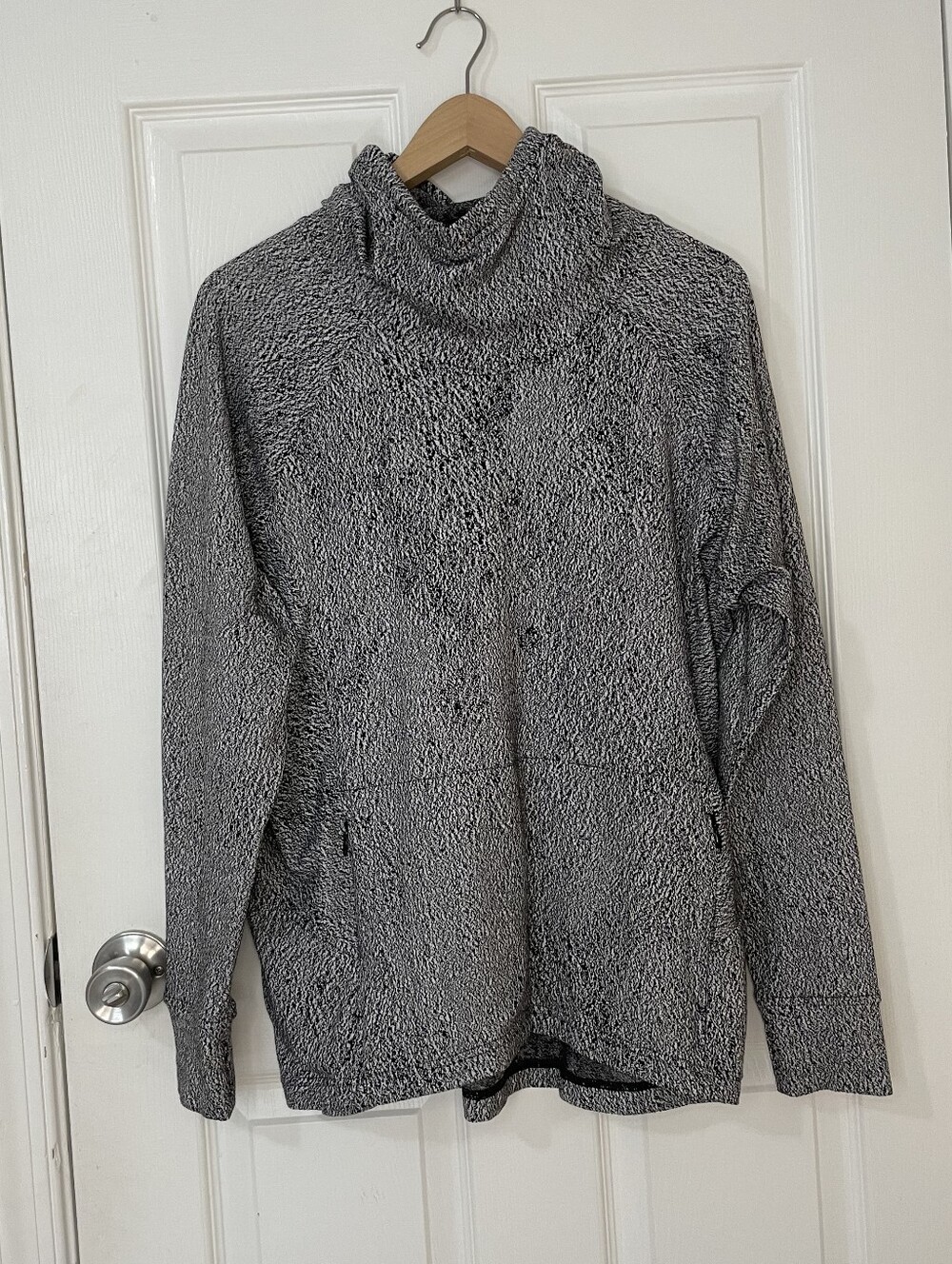 Lululemon Athletica Heathered Gray Cowl Neck Pullover Size 10